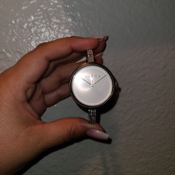 Michael kors silver diamond watch - Picture 4 of 13